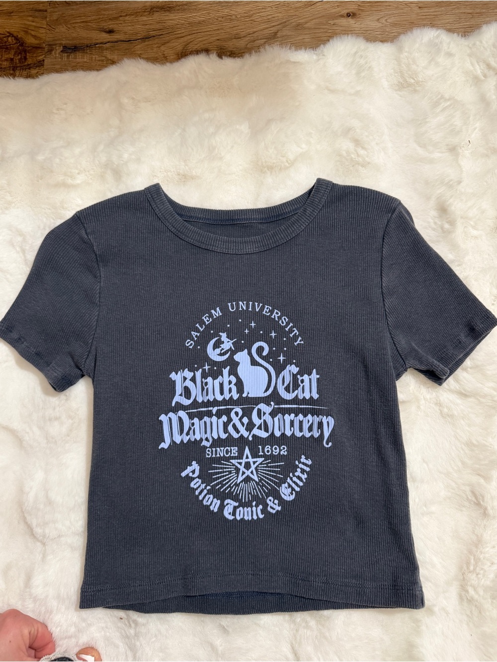 Social Culture Salem University Black Cat Cropped Baby Tee S